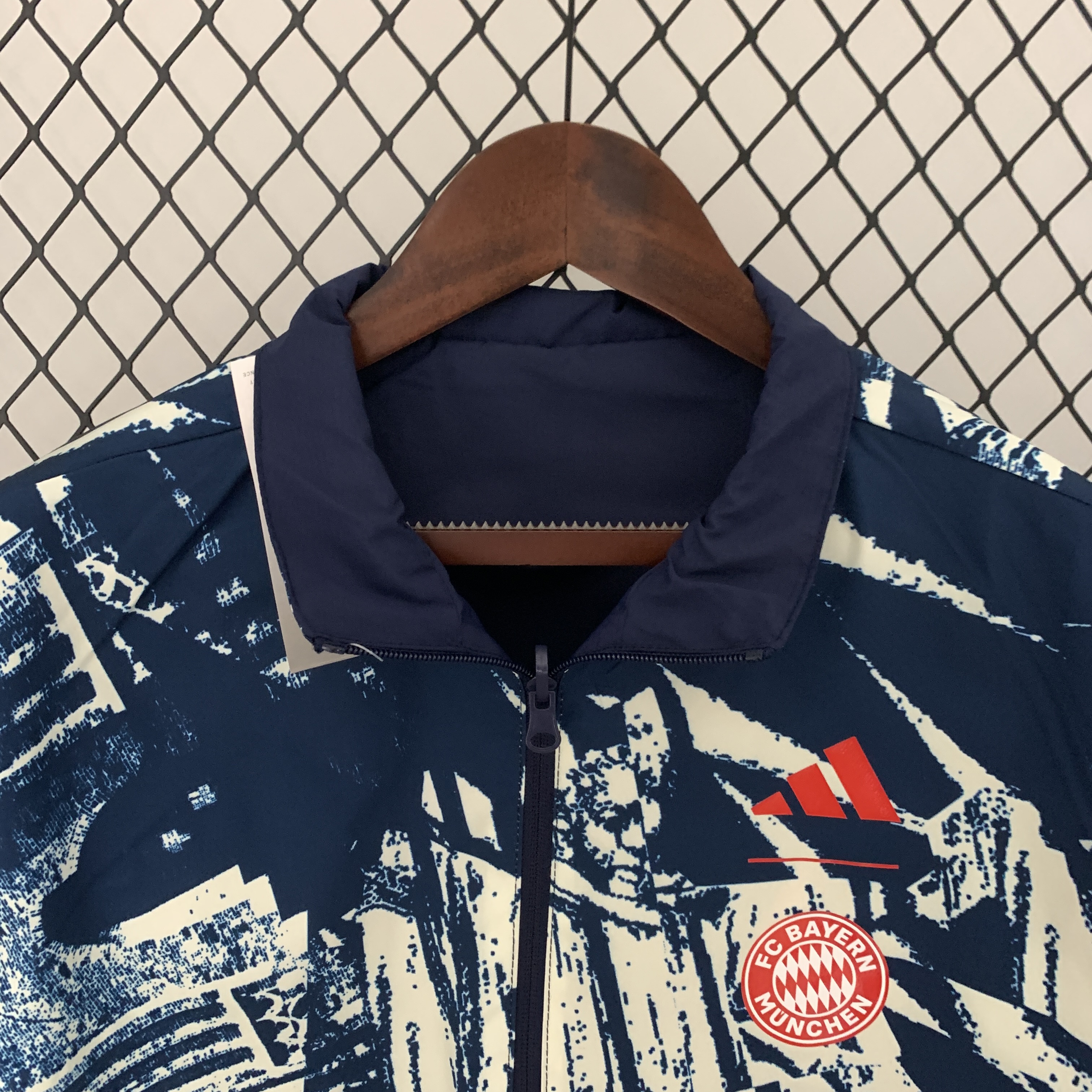 Bayern Munich 23-24 Double Sided Windbreaker - Deep Blue