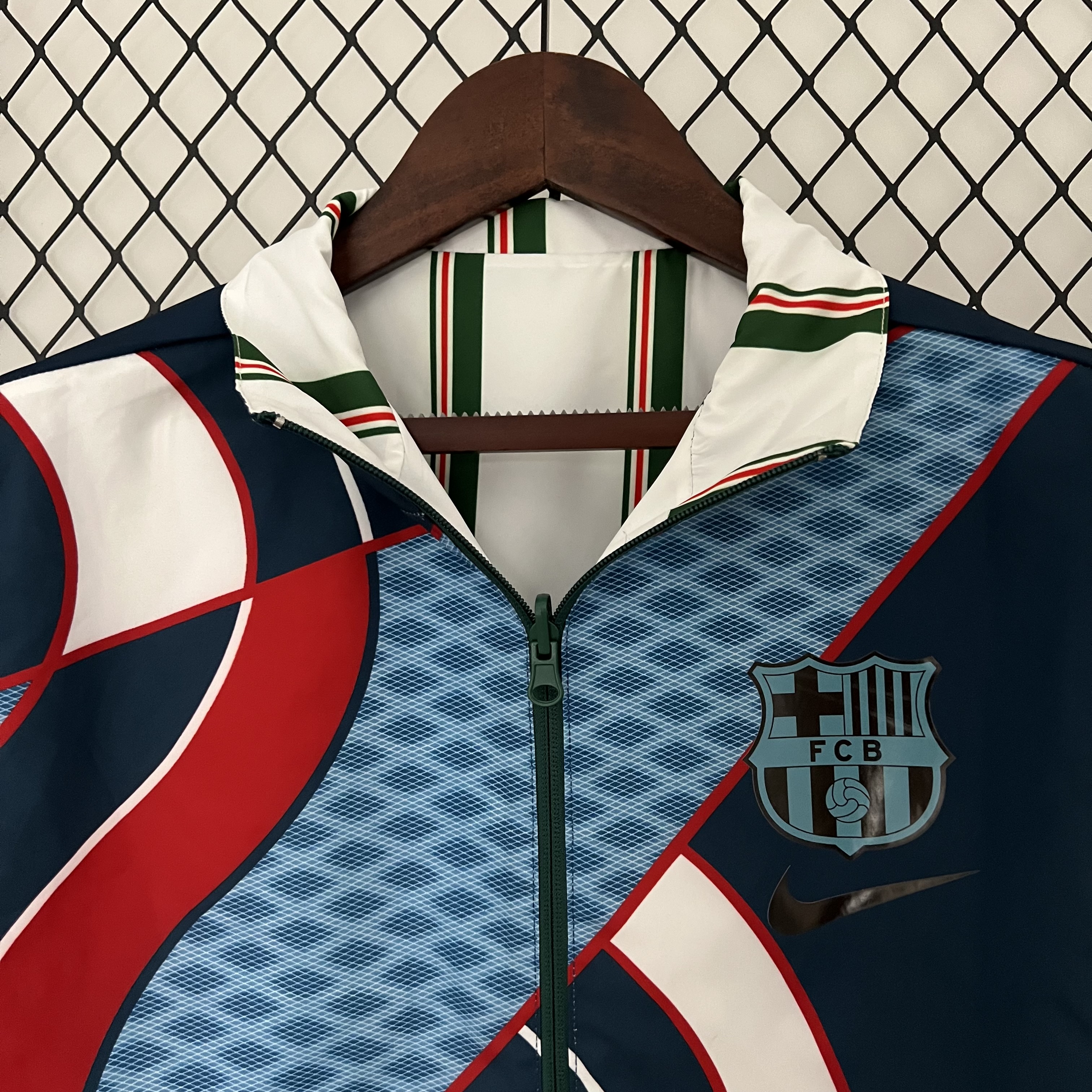 B.A.R.S.A 23-24 Player Reversible Windbreaker - White & Blue