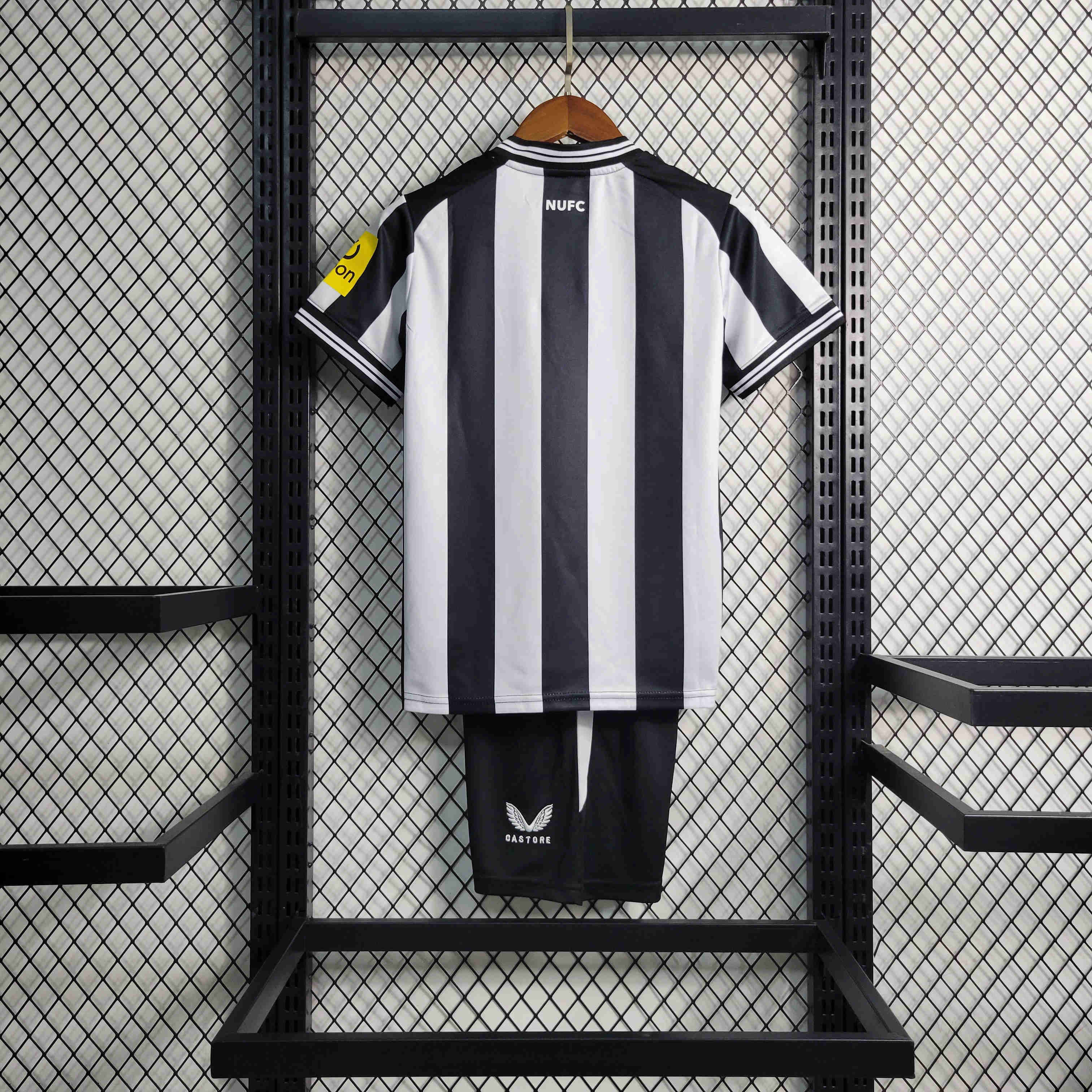 Newcastle United 23-24 Home Kids Kit