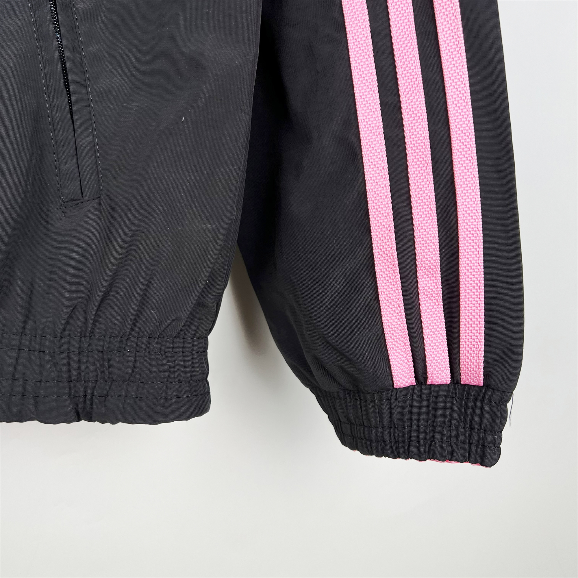 INT M.A.M 23-24 Double Sided Windbreaker - Pink
