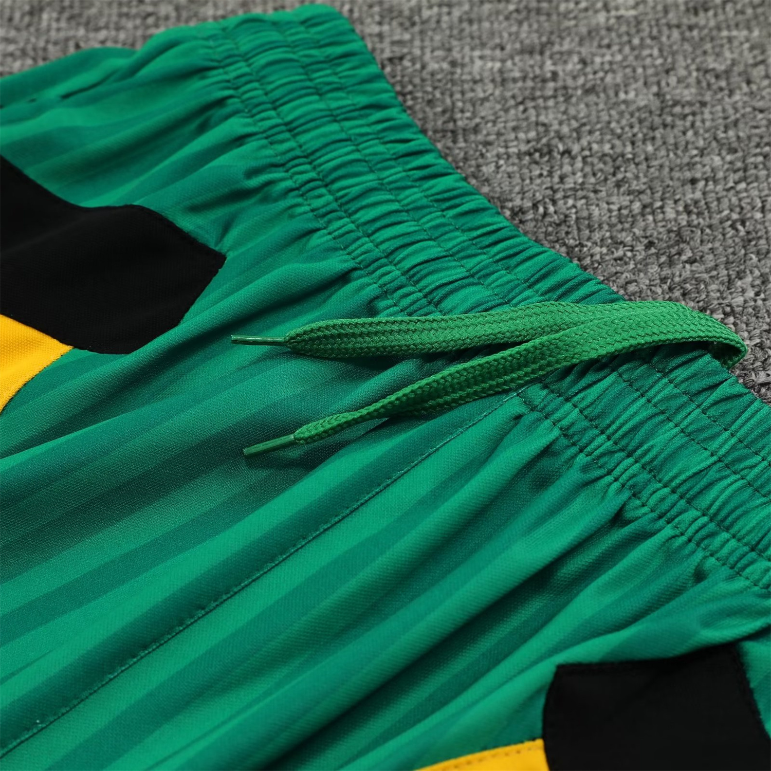 Bayern Munich 23-24 Yellow Green Training Vest Suit