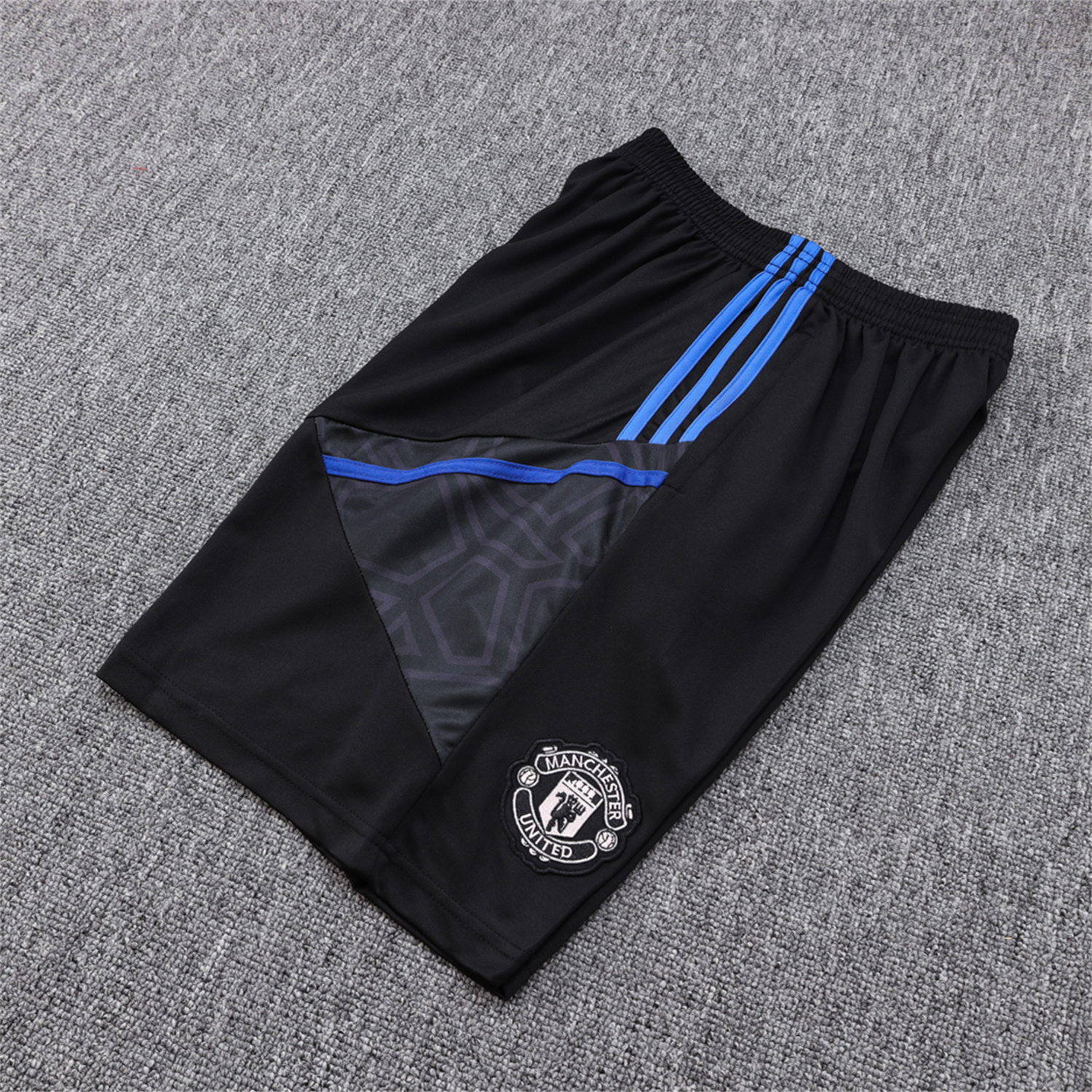 Manchester United 23-24 Vest Training Set Black Line