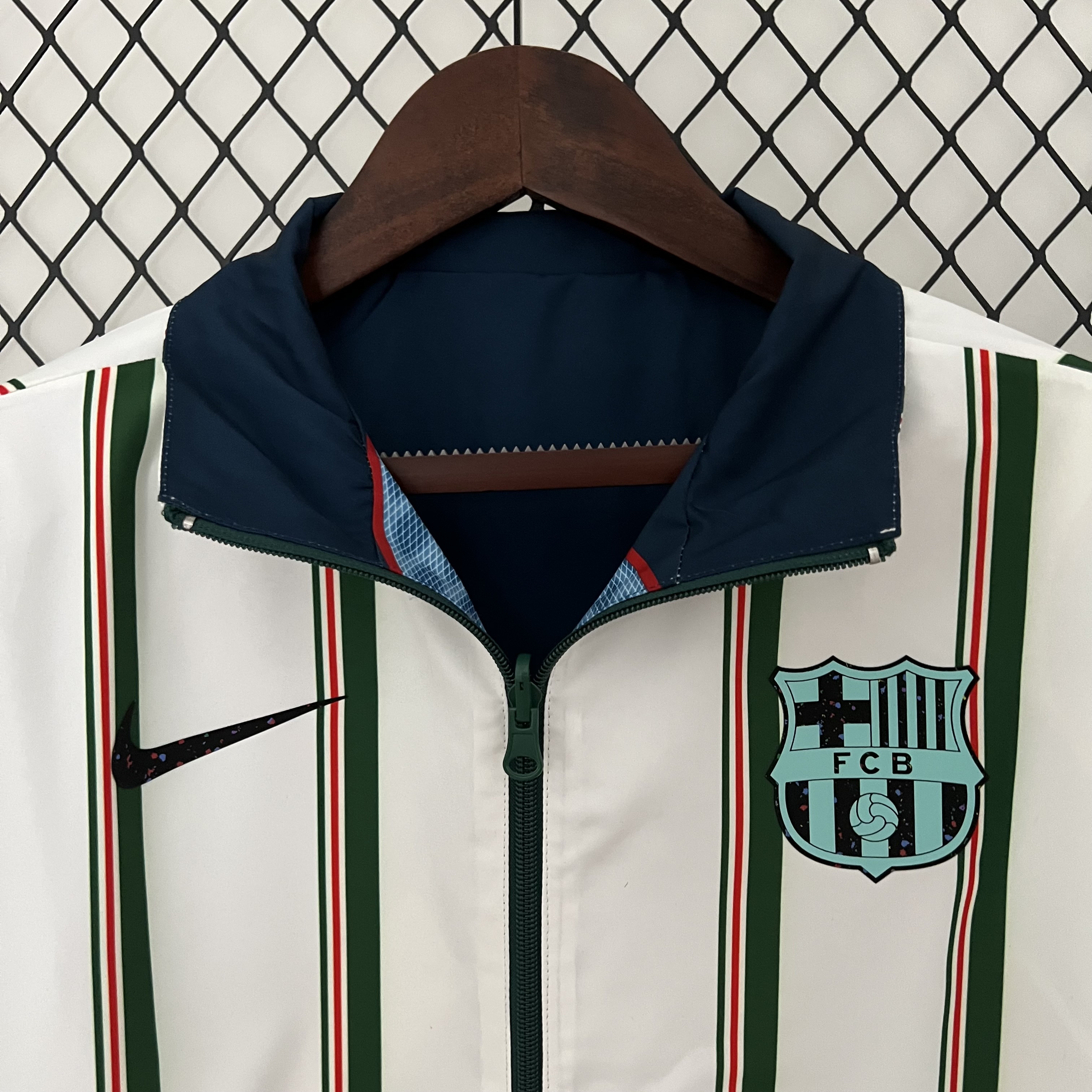 B.A.R.S.A 23-24 Player Reversible Windbreaker - White & Blue